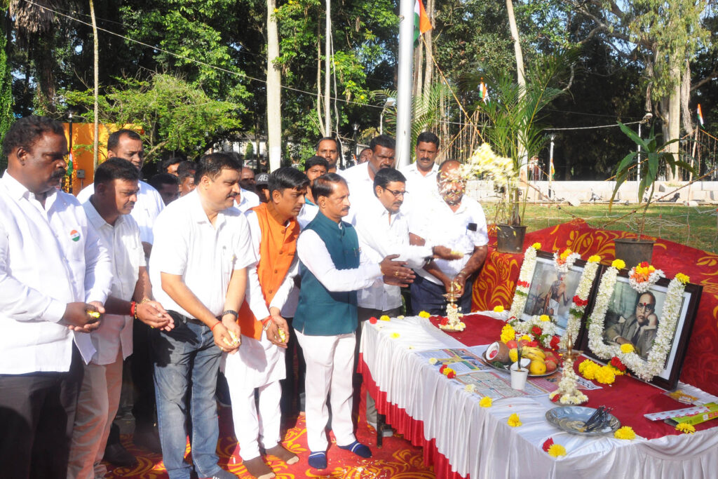 ನಗರಸಭಾ ಕಛೇರಿ ಆವರಣದಲ್ಲಿ ೭೭ನೇ ಸ್ವಾತಂತ್ರೋತ್ಸವ