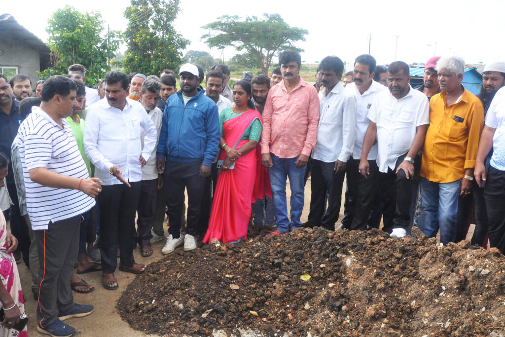 ಶಾಸಕ ಹೆಚ್.ಡಿ. ತಮ್ಮಯ್ಯ ನೇತೃತ್ವದಲ್ಲಿ ವಾರ್ಡ್ ನಂ.೧೮ ರಲ್ಲಿ ಇಂದಿರಾ ಗಾಂಧಿ ಬಡಾವಣೆಯಲ್ಲಿ ಜನಸಂಪರ್ಕ ಸಭೆ