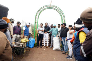 ಜಿಲ್ಲಾ ಪಂಚಾಯಿತಿ ಸಿಇಓ ರವರಿಂದ ಚಂದ್ರದ್ರೋಣ ಪರ್ವತ ಶ್ರೇಣಿಯಲ್ಲಿ ಸ್ವಚ್ಚತೆ