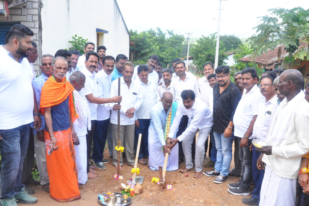 ಕಾಮೇನಹಳ್ಳಿ ಕ್ಷೇತ್ರದ ವಿವಿಧೆಡೆ ರಸ್ತೆ, ಚರಂಡಿ ಕಾಮಗಾರಿಗಳಿಗೆ ಶಂಕುಸ್ಥಾಪನೆ