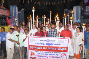 ನಗರಸಭೆ ವತಿಯಿಂದ ಏರ್ಪಡಿಸಲಾಗಿದ್ದ ಪಂಜಿನ ಮೆರವಣಿಗೆ