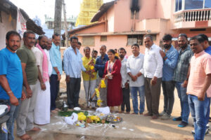 ಕುಂಬರ ಬೀದಿಯಲ್ಲಿ ಸುಮಾರು ೧.೫೦ ಕೋಟಿ ರೂ. ವೆಚ್ಚದ ರಸ್ತೆ ಕಾಮಗಾರಿಗೆ ಶಂಕು ಸ್ಥಾಪನೆ