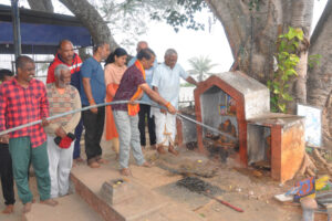 ನಗರಸಭೆಯಿಂದ ಹಿರೇಮಗಳೂರು ಕೋದಂಡರಾಮ ದೇವಾಲಯದಲ್ಲಿ ಸ್ವಚ್ಚತೀರ್ಥ ಅಭಿಯಾನ