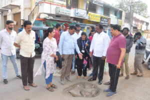 ನಗರದ ವಿವಿಧ ವಾರ್ಡ್‌ಗಳಲ್ಲಿ ನಡೆಯುತ್ತಿರುವ ಕೆಲಸ ಪರಿಶೀಲನೆ