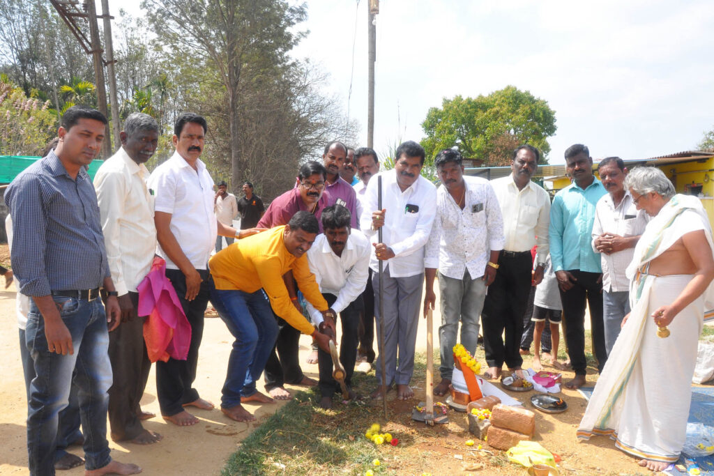 ೨೦ ಲಕ್ಷ ರೂ.ವೆಚ್ಚದ ಬಾಕ್ಸ್ ಚರಂಡಿ ಕಾಮಗಾರಿಗೆ ಭೂಮಿ ಪೂಜೆ