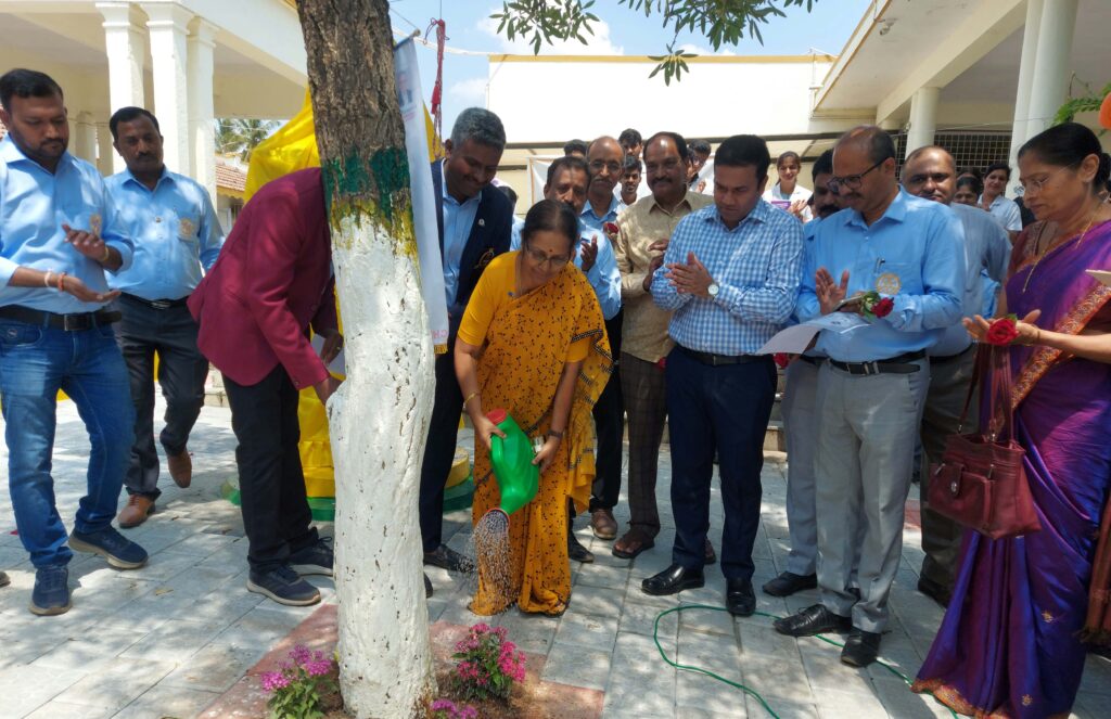 ಸಾರ್ವಜನಿಕ ಸೇವೆಗೆ ರೋಟರಿ ಥೀಮ್ ಪಾರ್ಕ್