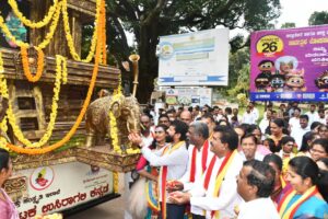 ಕರ್ನಾಟಕ ಸರ್ಕಾರ ಕರ್ನಾಟಕ ೫೦ ರ ಸಂಭ್ರಮದ ಕನ್ನಡ ಜ್ಯೋತಿ ರಥಕ್ಕೆ ಚಾಲನೆ